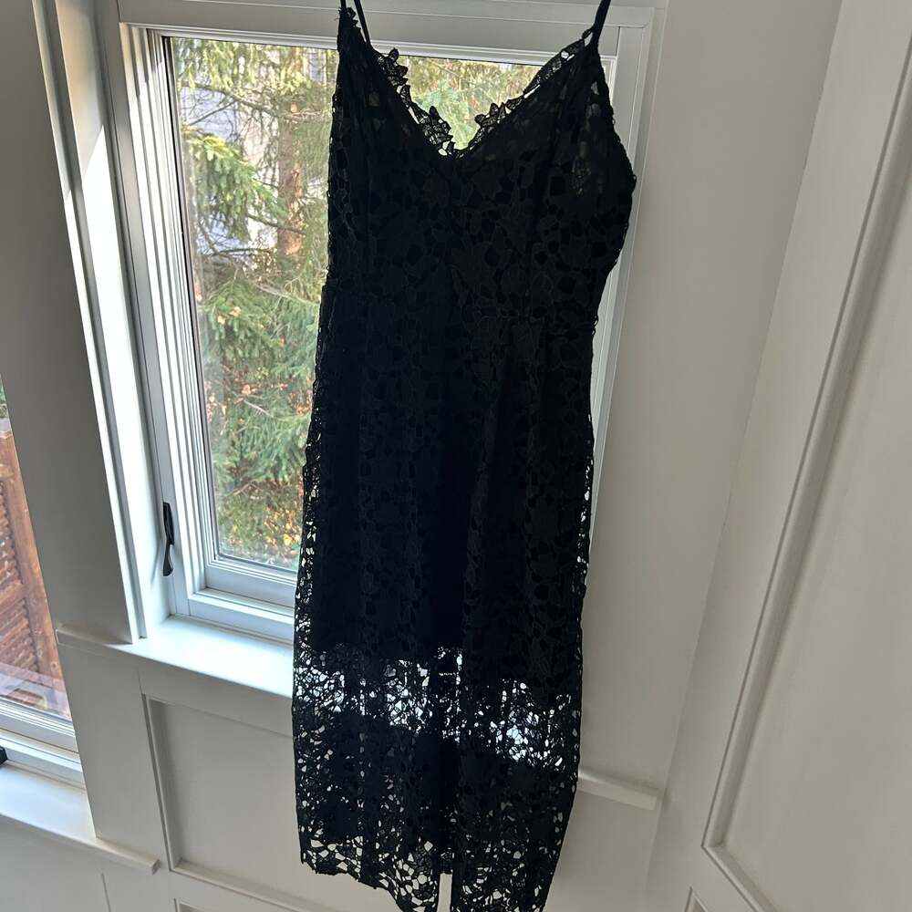 ASTR The Label Black Lace A-Line Midi Dress